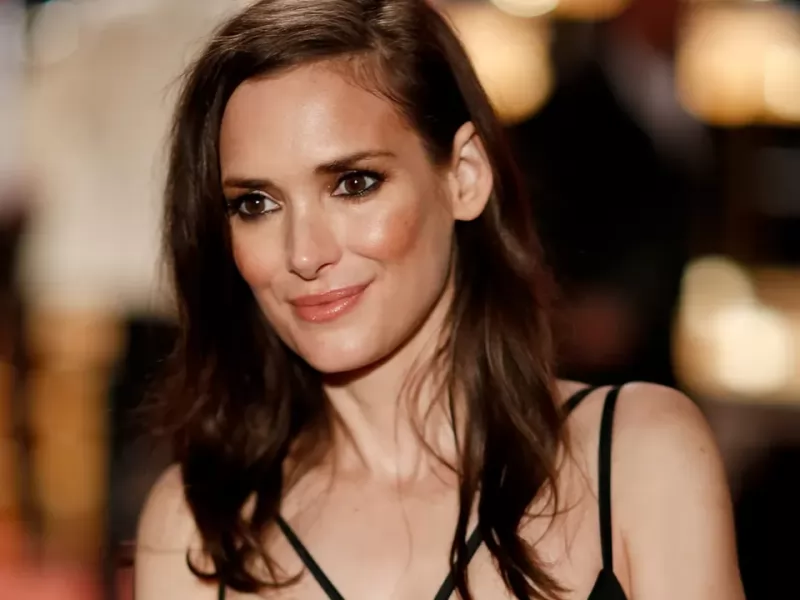 Winona Ryder compie 53 anni: ‘Mi dissero che non ero abbastanza carina per fare l’attrice’