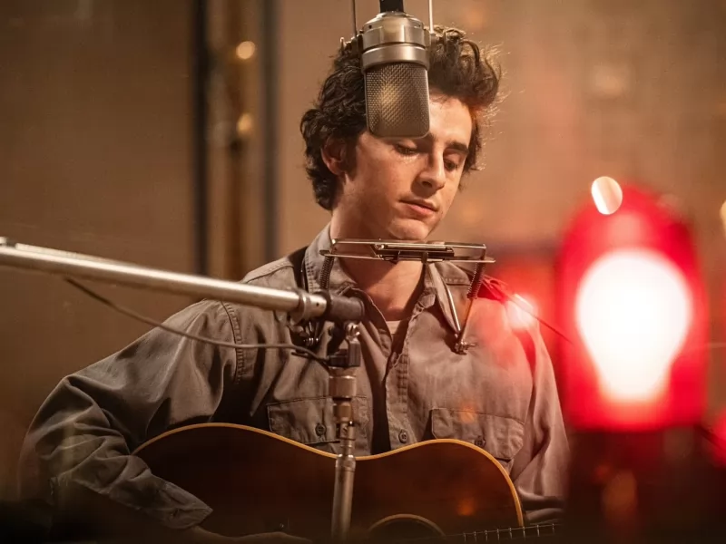 A Complete Unknown, le prime reazioni lodano Timothée Chalamet come Bob Dylan