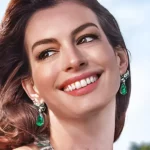 Anne Hathaway sarà la protagonista del nuovo film tratto dall'autrice di It Ends With Us!