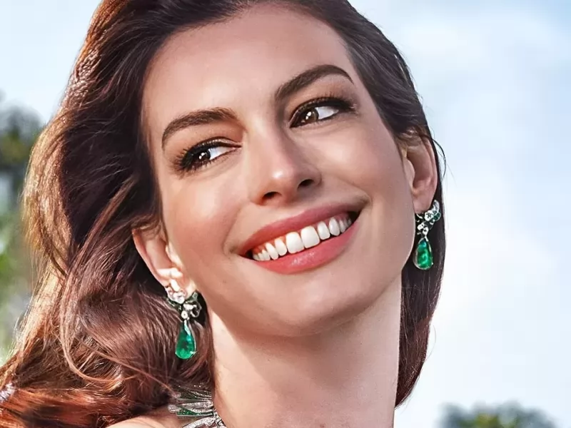 Anne Hathaway sarà la protagonista del nuovo film tratto dall’autrice di It Ends With Us!