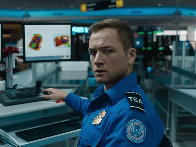 Carry-On 2, Taron Egerton rompe il silenzio sul possibile sequel Netflix!