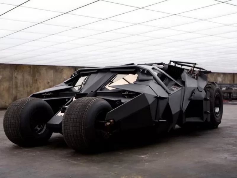 Il Cavaliere Oscuro, ecco chi ha comprato la Batmobile dei film di Nolan! Quanto ha pagato