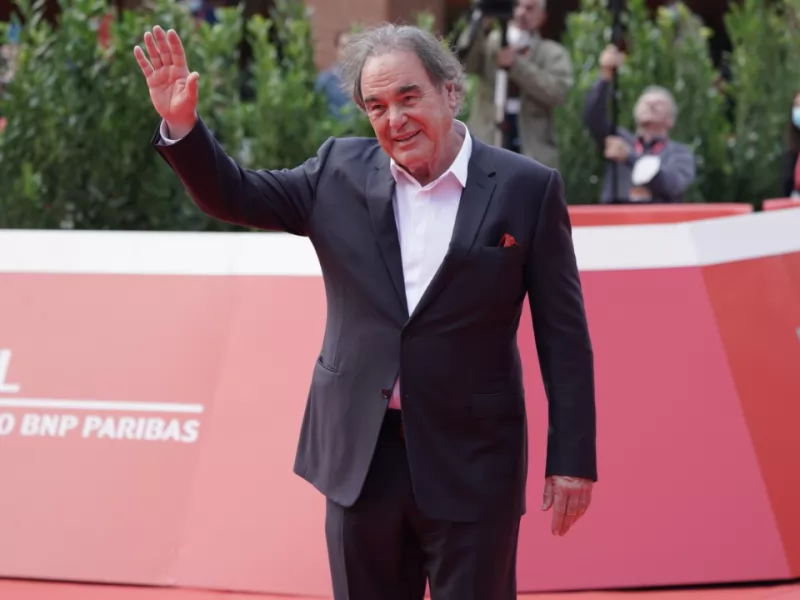 Oliver Stone denuncia: “Hollywood mi ha voltato le spalle perché ho intervistato Putin”