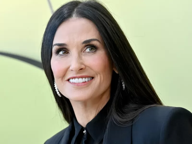 Golden Globes 2025, la reazione delle figlie di Demi Moore alla vittoria è incontenibile!